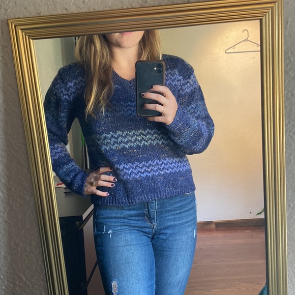 Cozy Vintage Sweater - Wool Blended - Picture 4 of 5